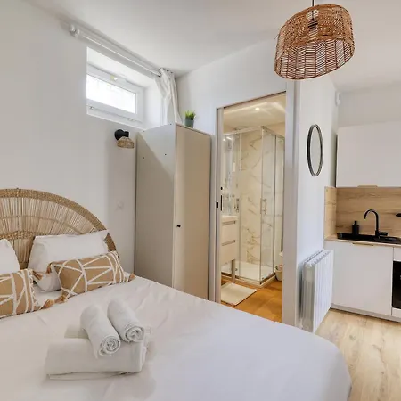 Cosy - Entre Le Chateau Des Ducs Et Le Jardin Des Plantes *